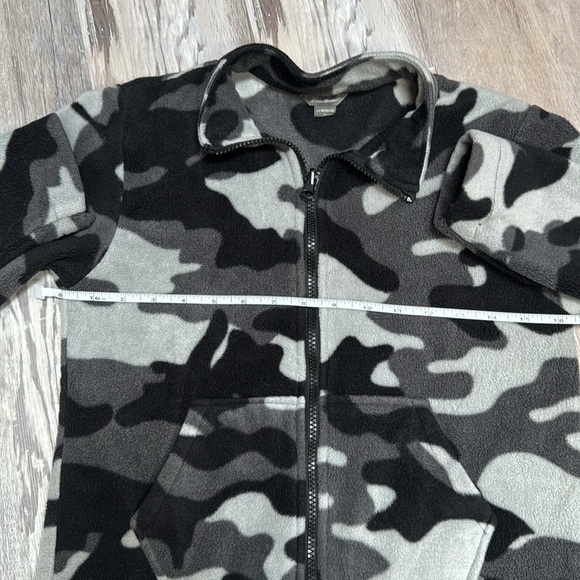 Eddie Bauer Kid's  Black and Gray Camo Fleece Jacket Size Medium 10/12 - Picture 5 of 7